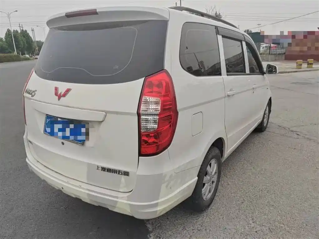 Wuling Hongguang 2018 — фото 9