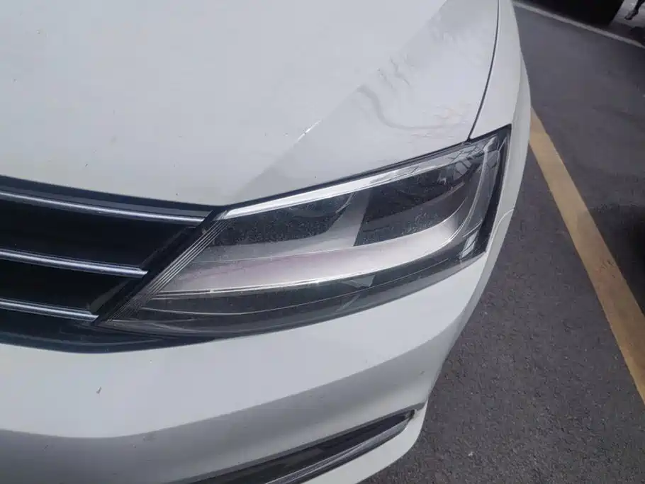 Volkswagen Sagitar 2018