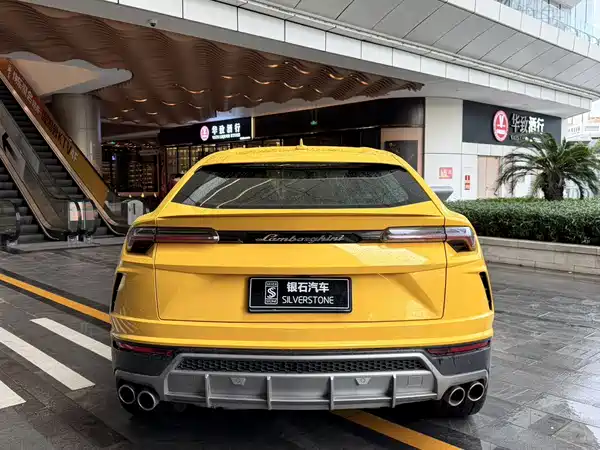 Lamborghini Urus 2021