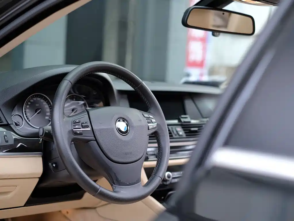 BMW 5 Series 2013 — фото 29