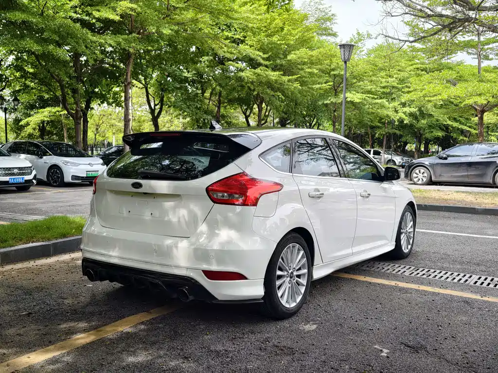 Ford Focus 2017 — фото 9