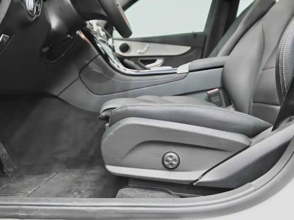 Mercedes-Benz GLC 2020 — фото 31