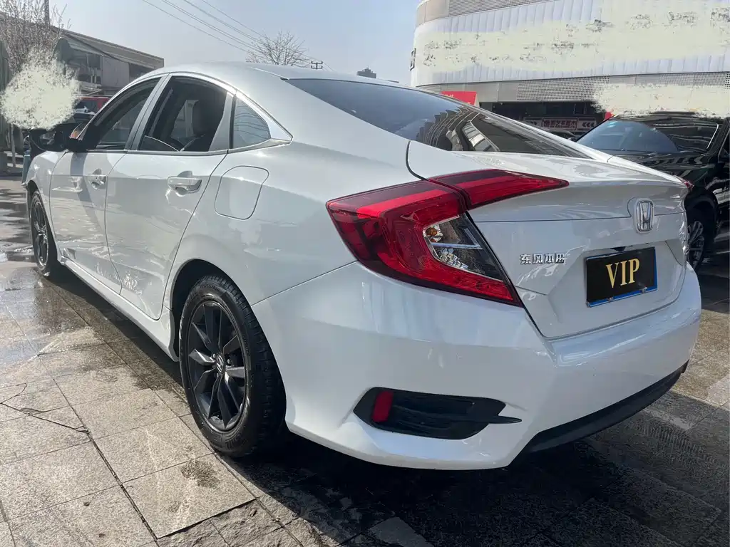 Honda Civic 2019 — фото 12