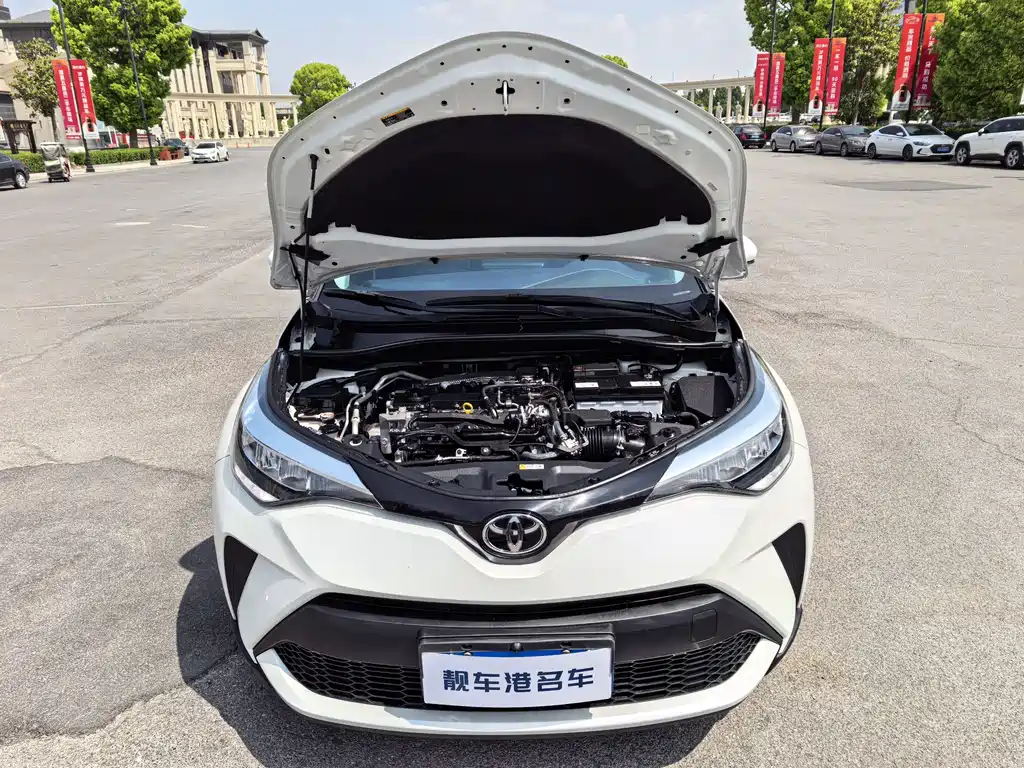 Toyota C-HR 2023 — фото 12