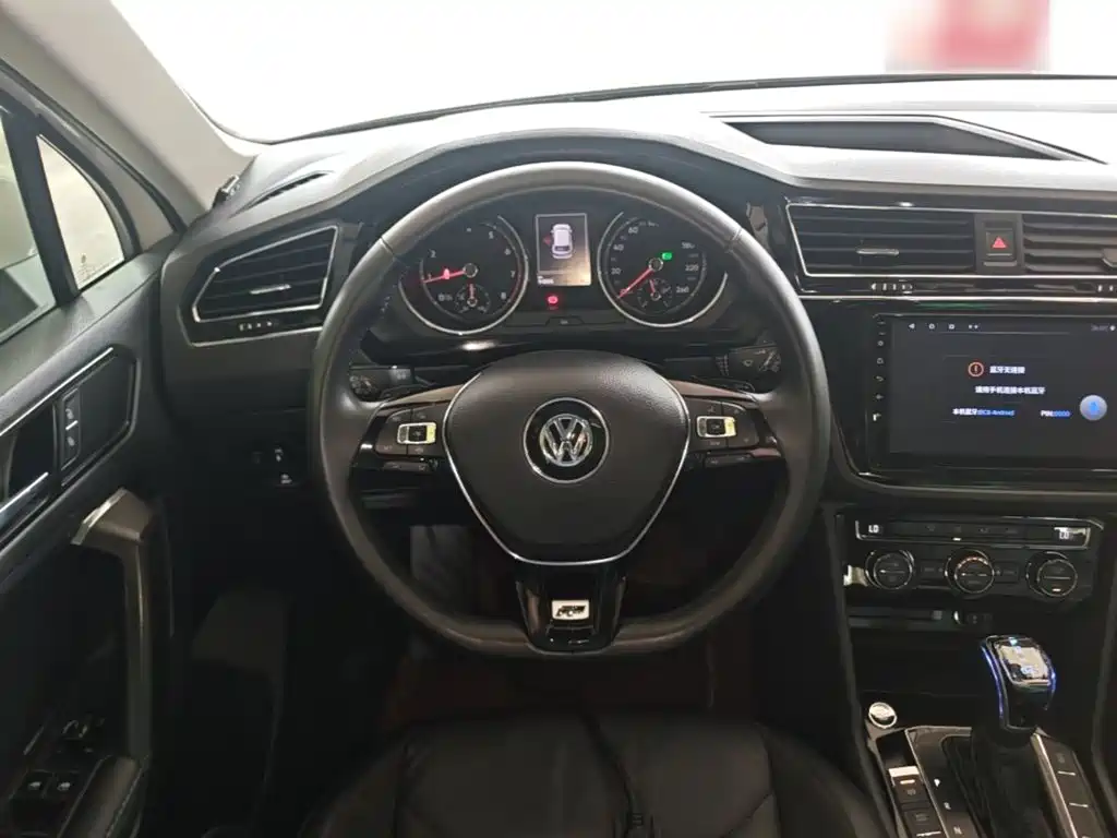 Volkswagen Tiguan L 2019 — фото 11