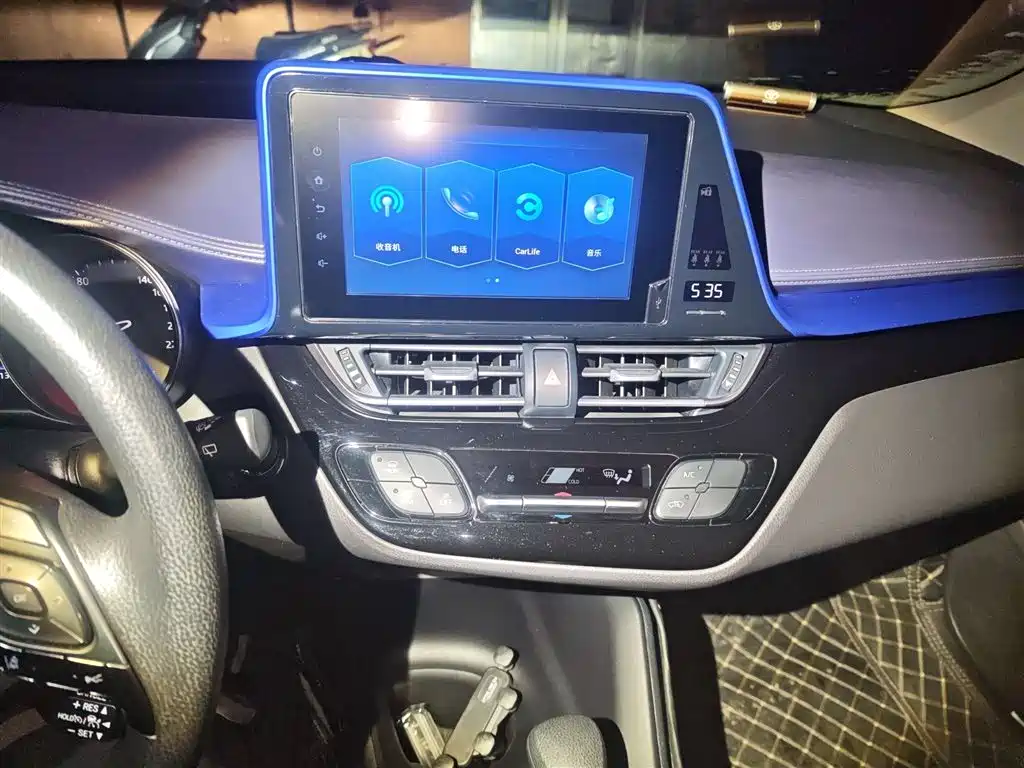 Toyota C-HR 2021 — фото 6
