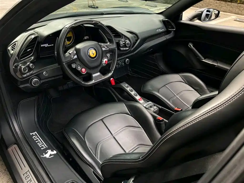 Ferrari 488 2017 — фото 11