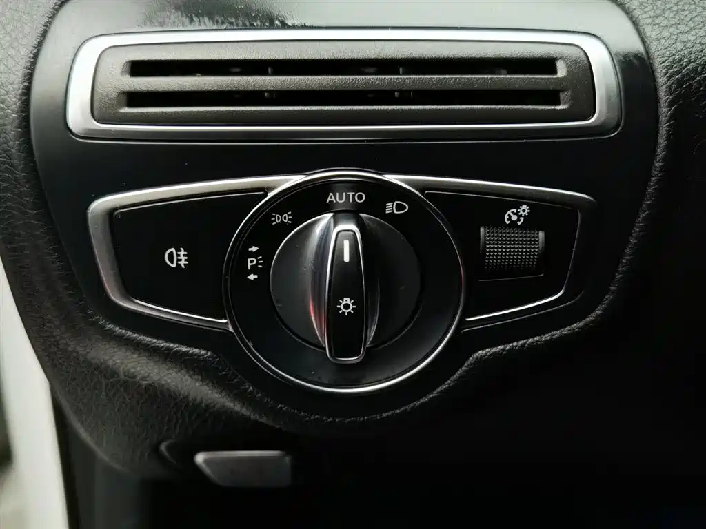 Mercedes-Benz C-Class 2020 — фото 21