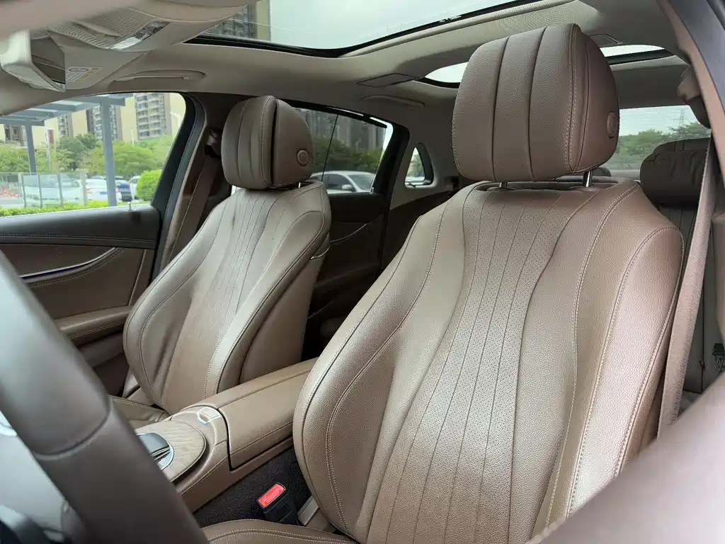 Mercedes-Benz E-Class 2019 — фото 12