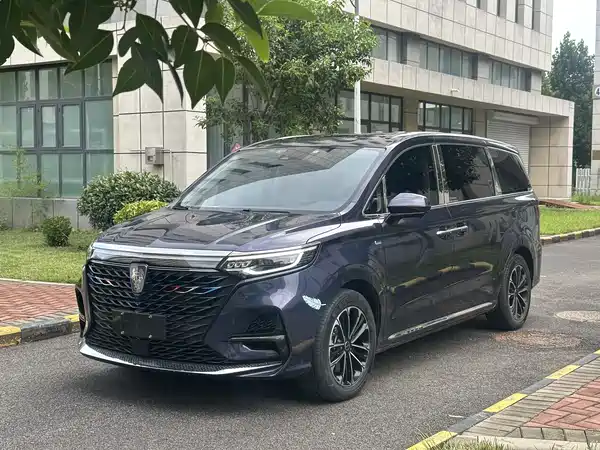 Roewe iMAX8 2022