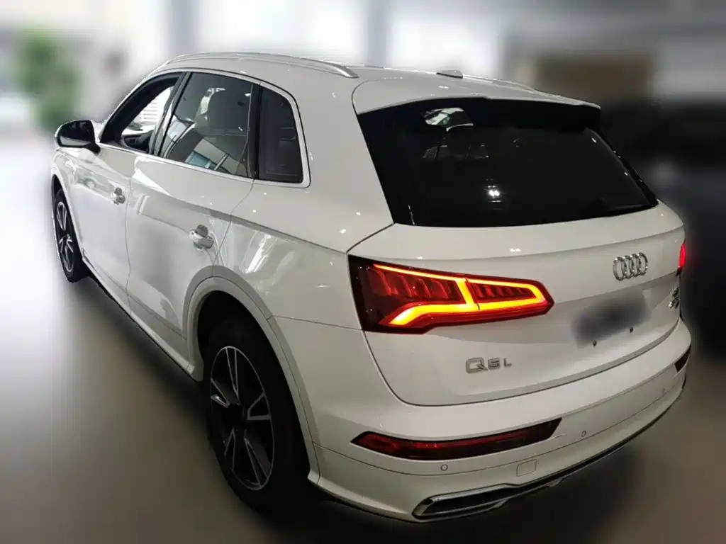 Audi Q5L 2019 — фото 7
