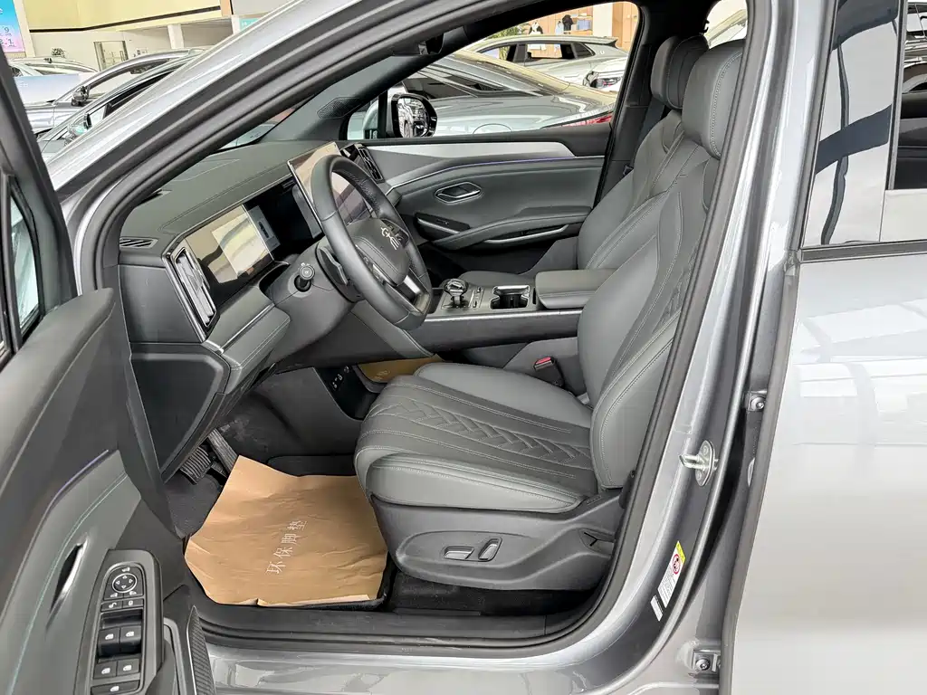 BYD L DM-i 2026 — фото 7