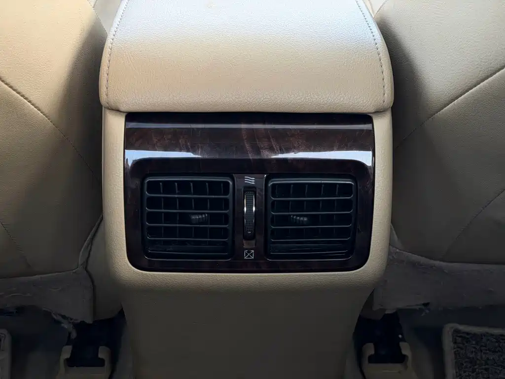 Toyota Camry 2016 — фото 17