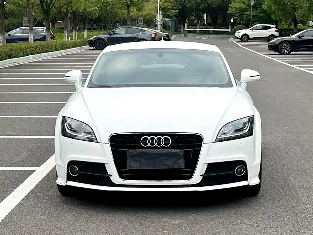 Audi TT 2014 — фото 1