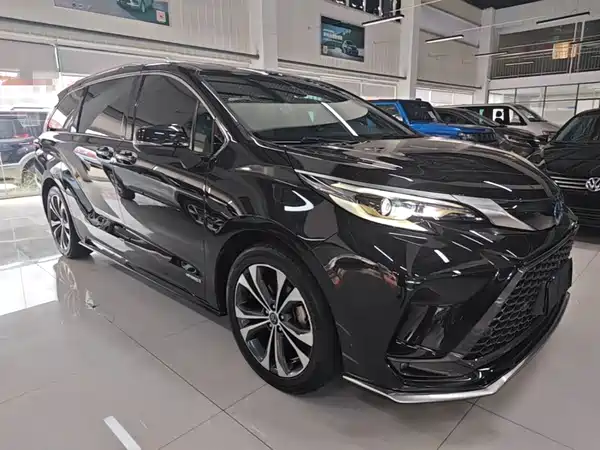 Toyota Granvia 2023