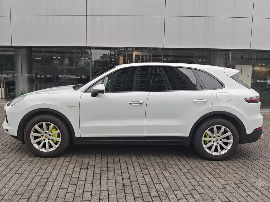 Porsche Cayenne Hybrid 2019 — фото 10