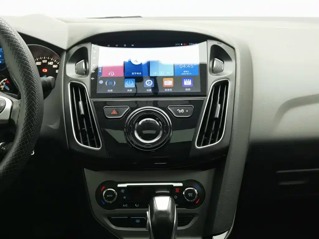 Ford Focus 2014 — фото 12