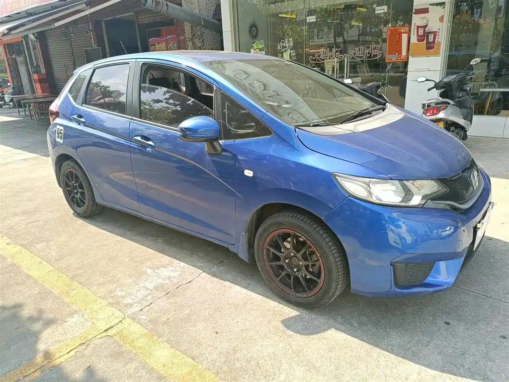 Honda Fit 2017 — фото 10