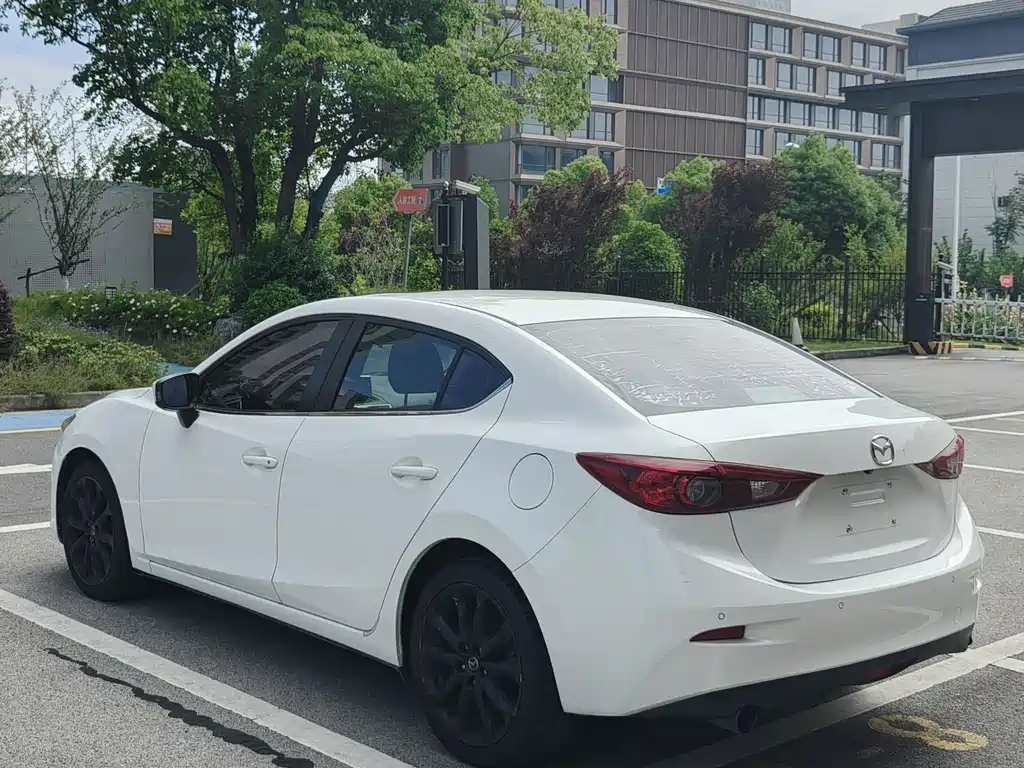 Mazda 3 Axela 2015 — фото 6