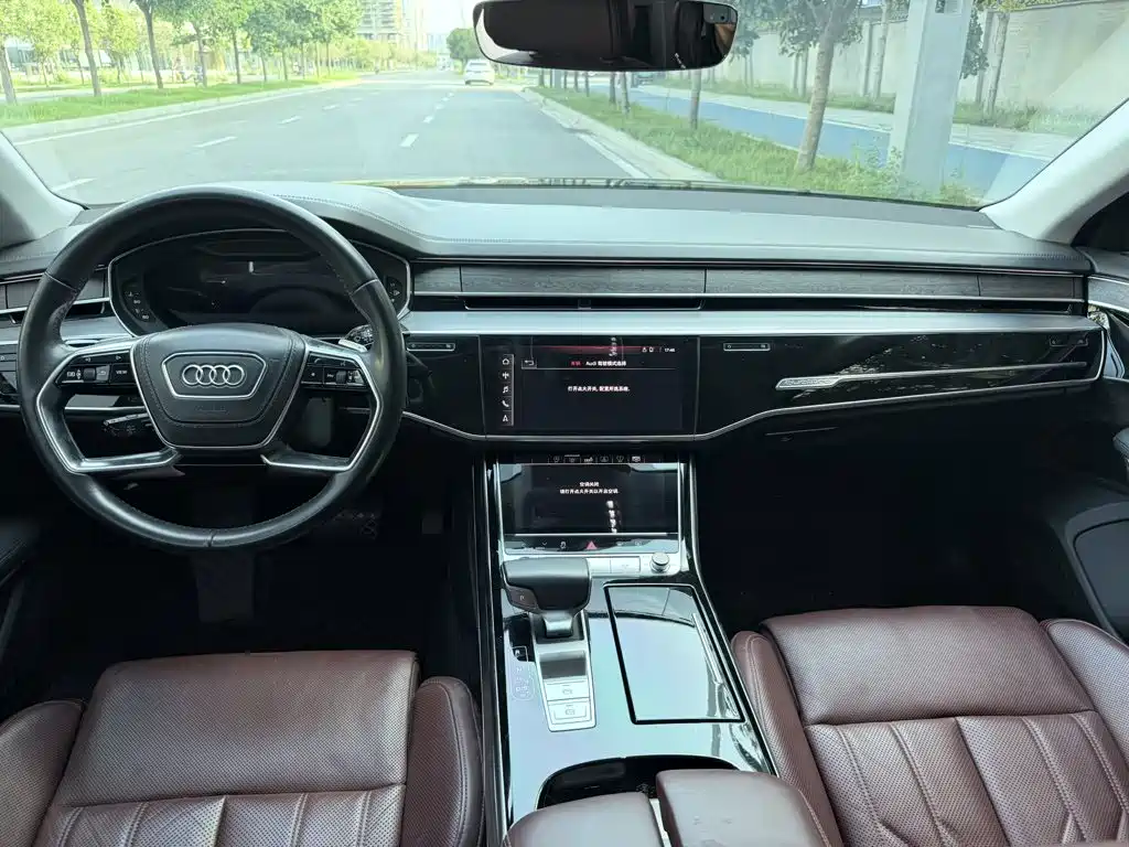 Audi A8 2018 — фото 6