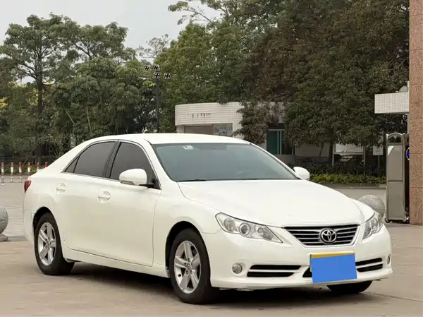 Toyota Reiz 2010