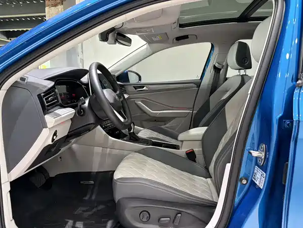 Volkswagen Sagitar 2022