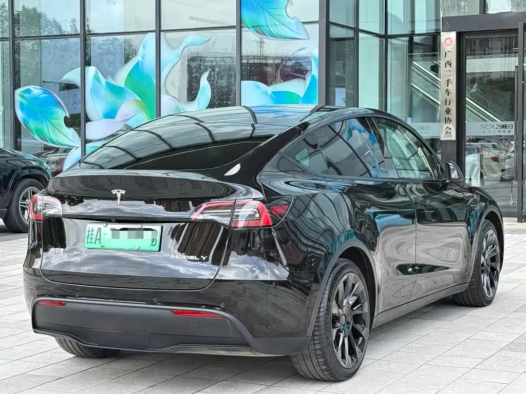 Tesla Model Y 2021 — фото 6