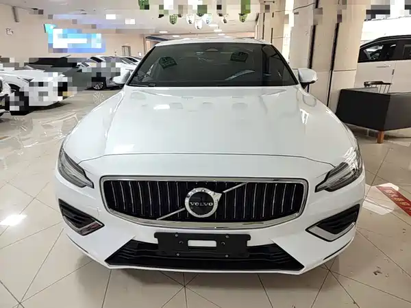 Volvo S60 2023