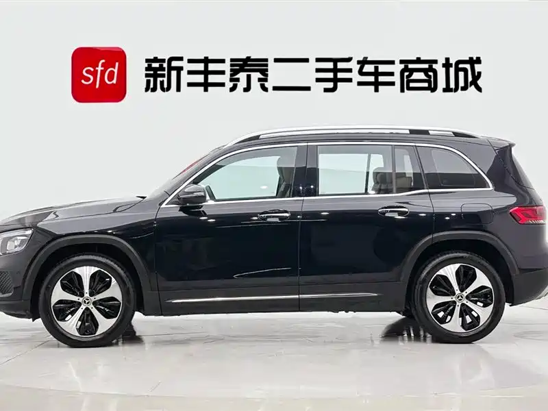 Mercedes-Benz GLB 2023