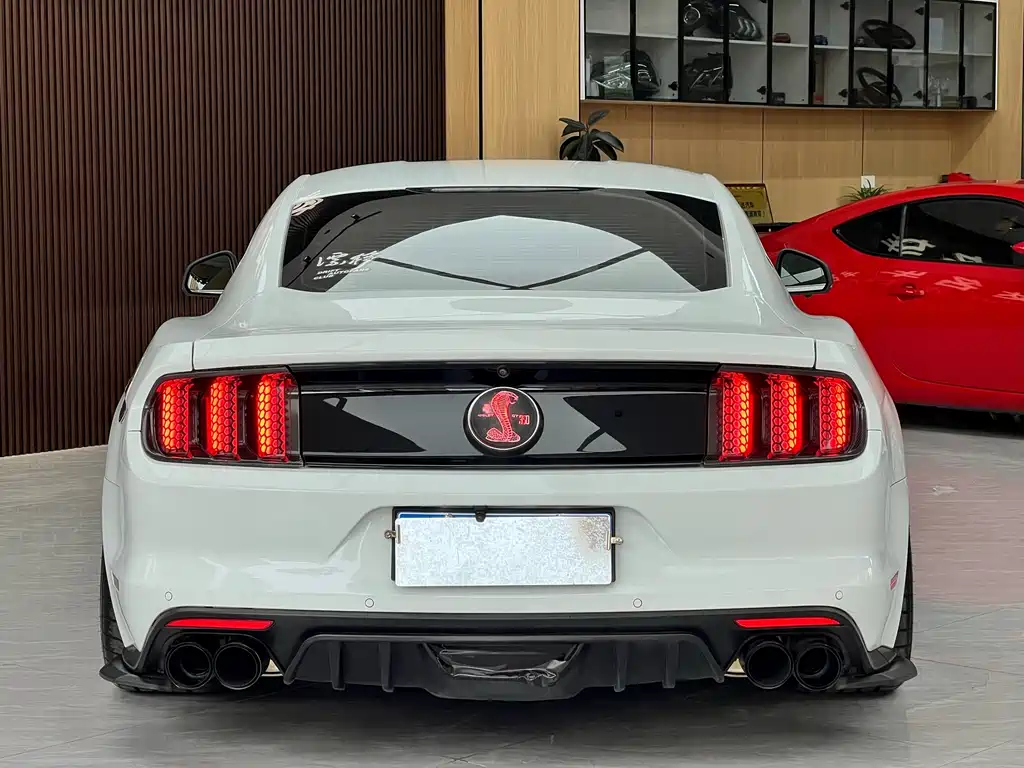 Ford Mustang 2015 — фото 5