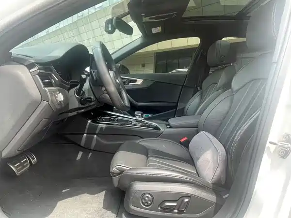 Audi A4L 2023