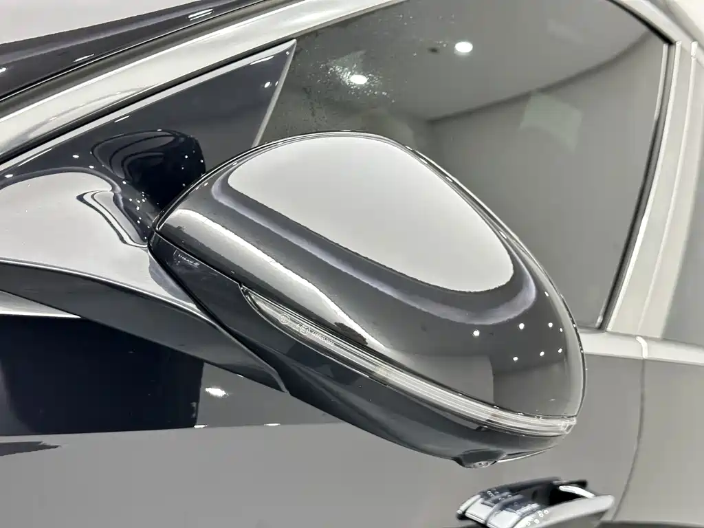 Mercedes-Benz E-Class 2025 — фото 23
