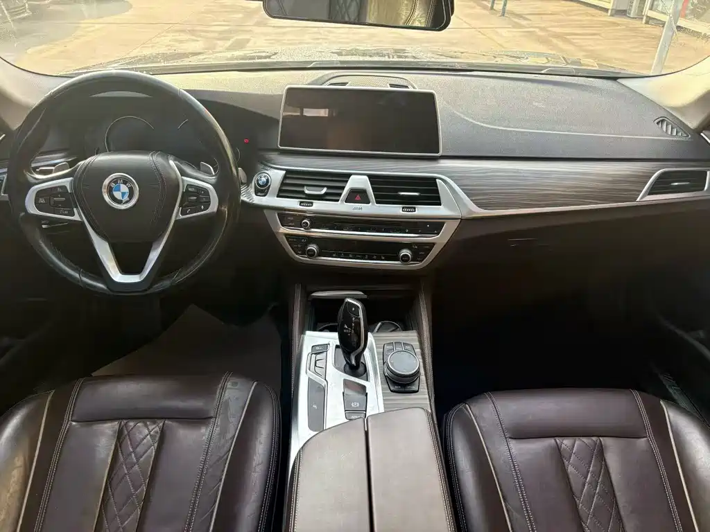 BMW 5 Series 2017 — фото 4