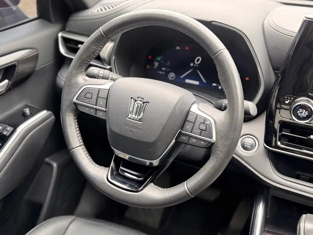 Toyota Crown Kluger 2023 — фото 14