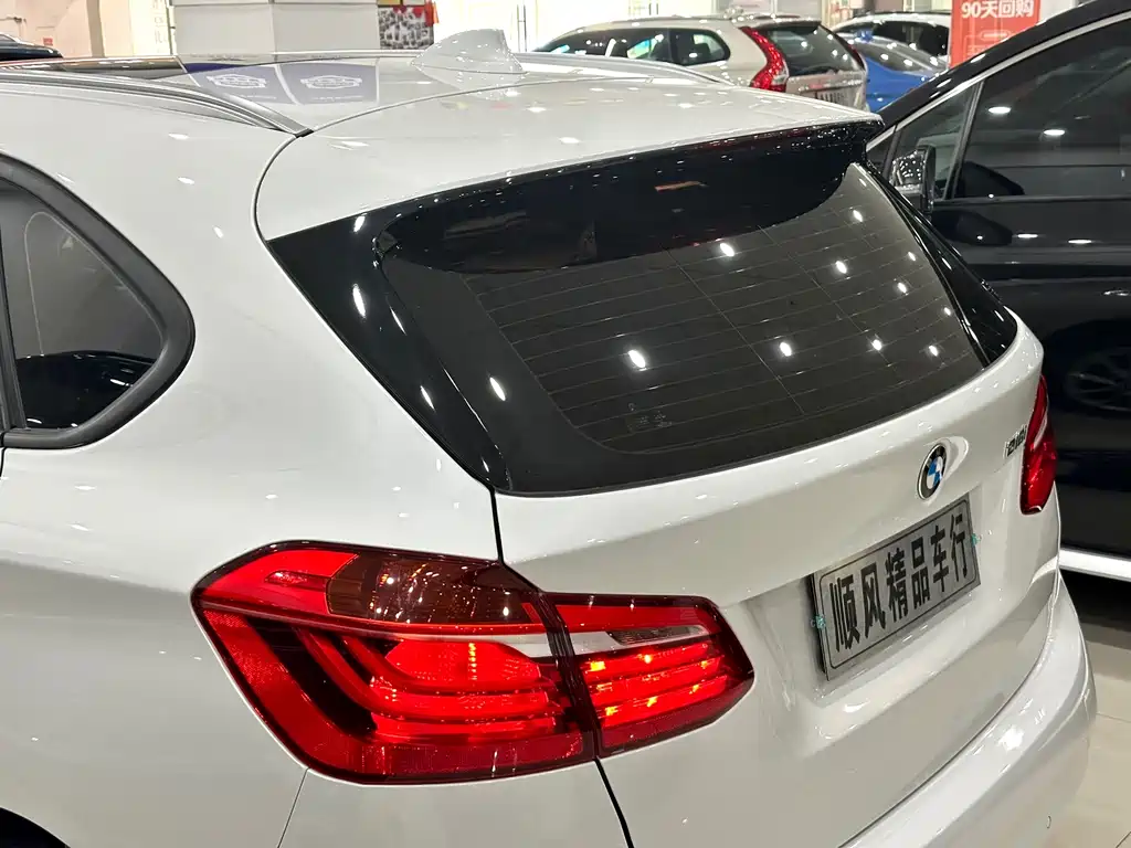 BMW 2 Series Station Wagon 2017 — фото 21