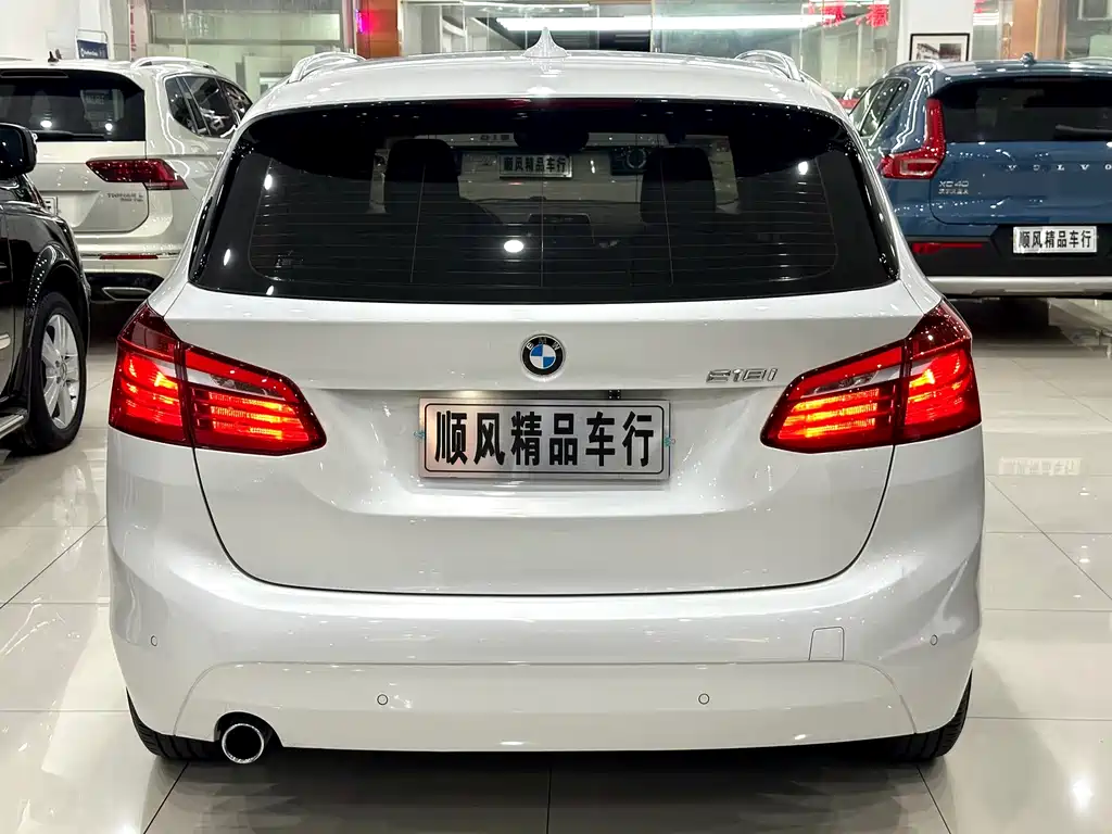 BMW 2 Series Station Wagon 2017 — фото 28