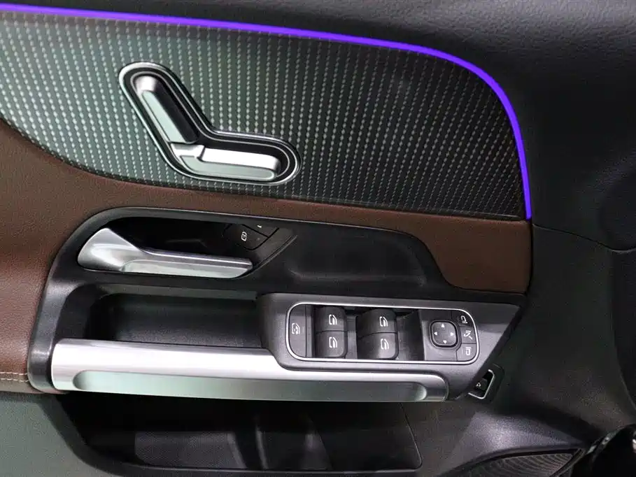 Mercedes-Benz GLB 2023 — фото 19