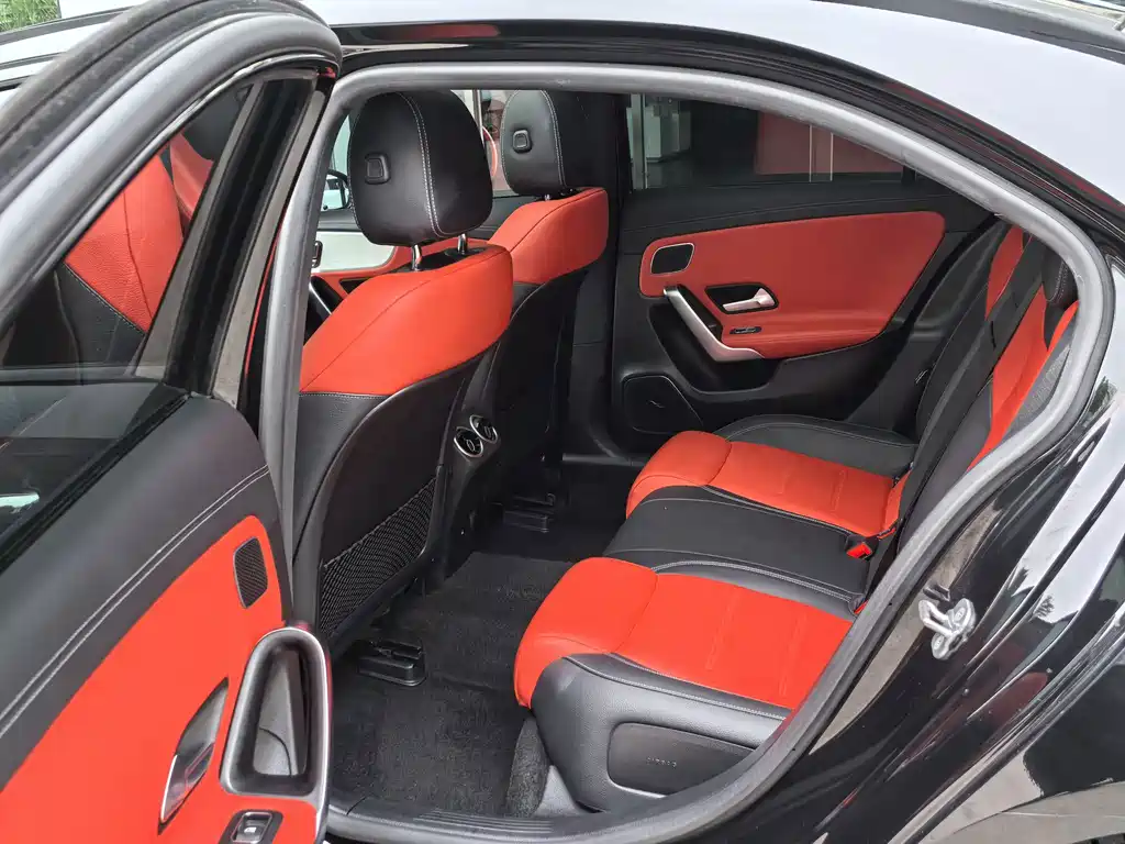 Mercedes-Benz A-Class AMG 2025 — фото 10