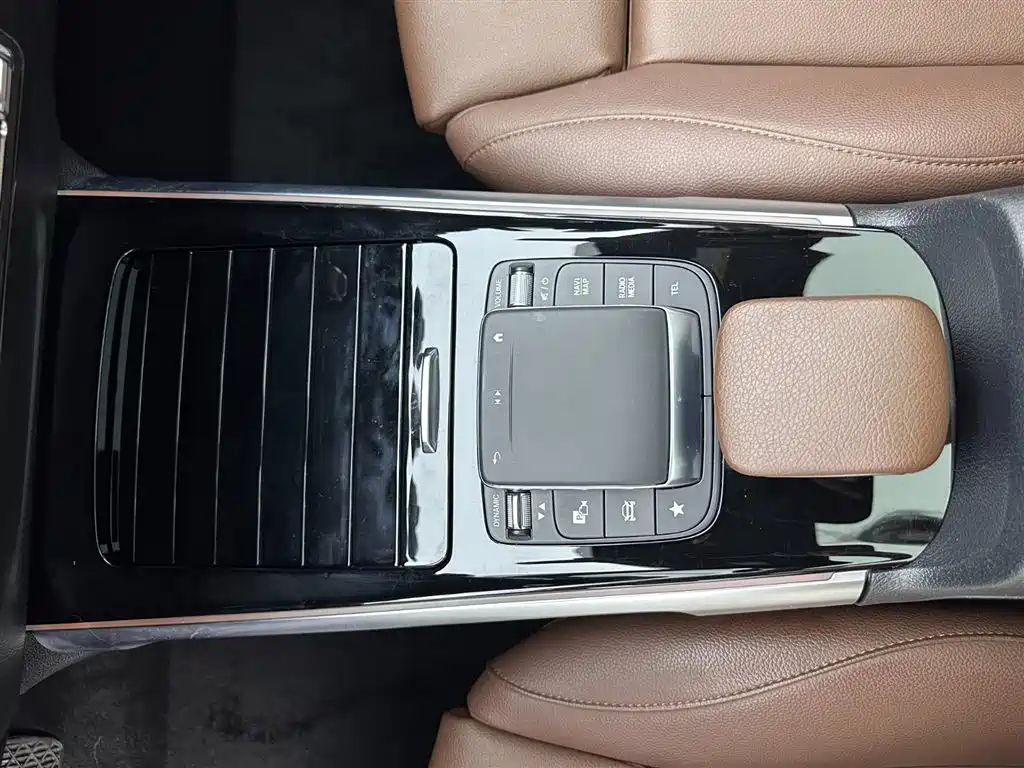 Mercedes-Benz GLB 2023 — фото 14