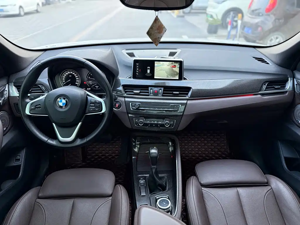 BMW X1 2017 — фото 8