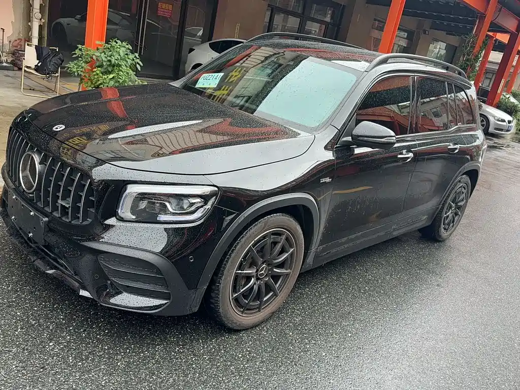 Mercedes-Benz GLB AMG 2022 — фото 8