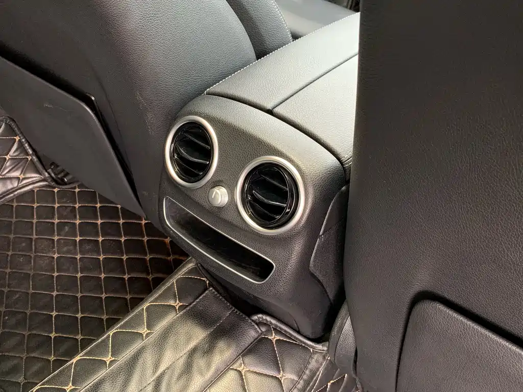 Mercedes-Benz C-Class 2019 — фото 30