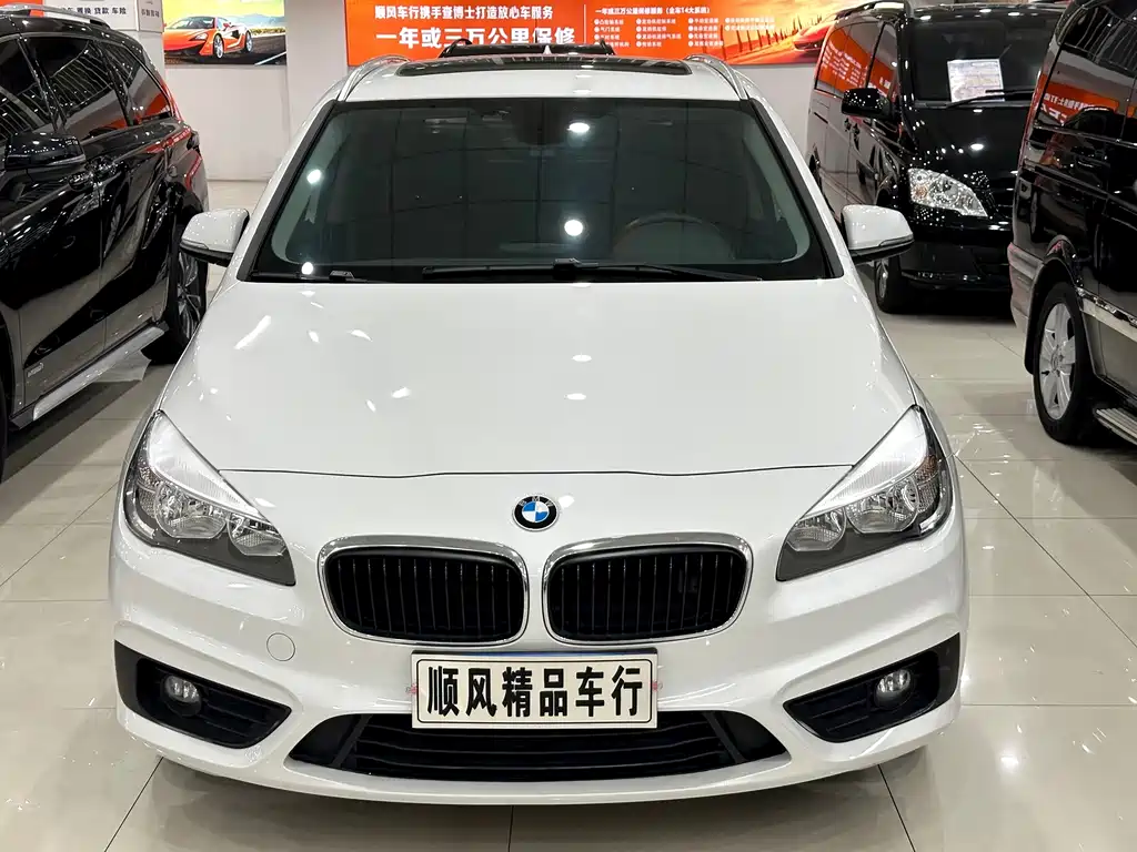BMW 2 Series Station Wagon 2017 — фото 26