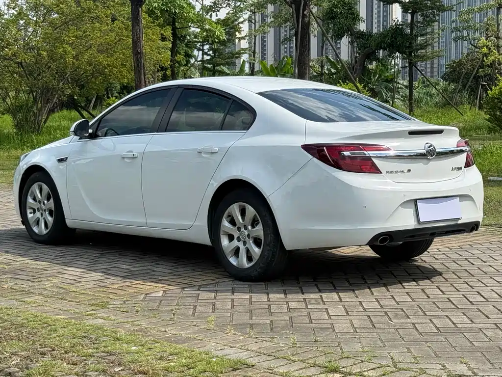 Buick Regal 2017 — фото 11