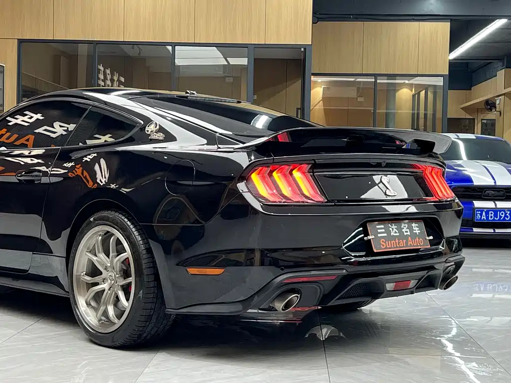 Ford Mustang 2020 — фото 17