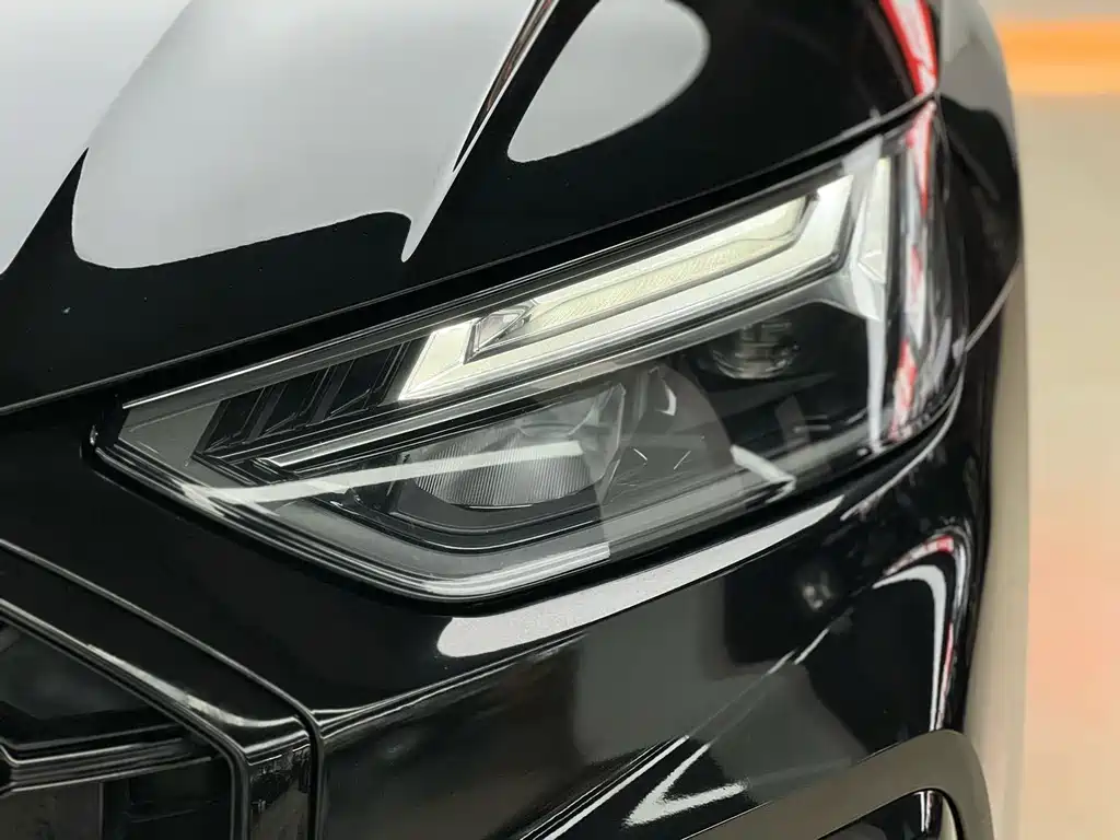Audi Q5L 2023 — фото 17
