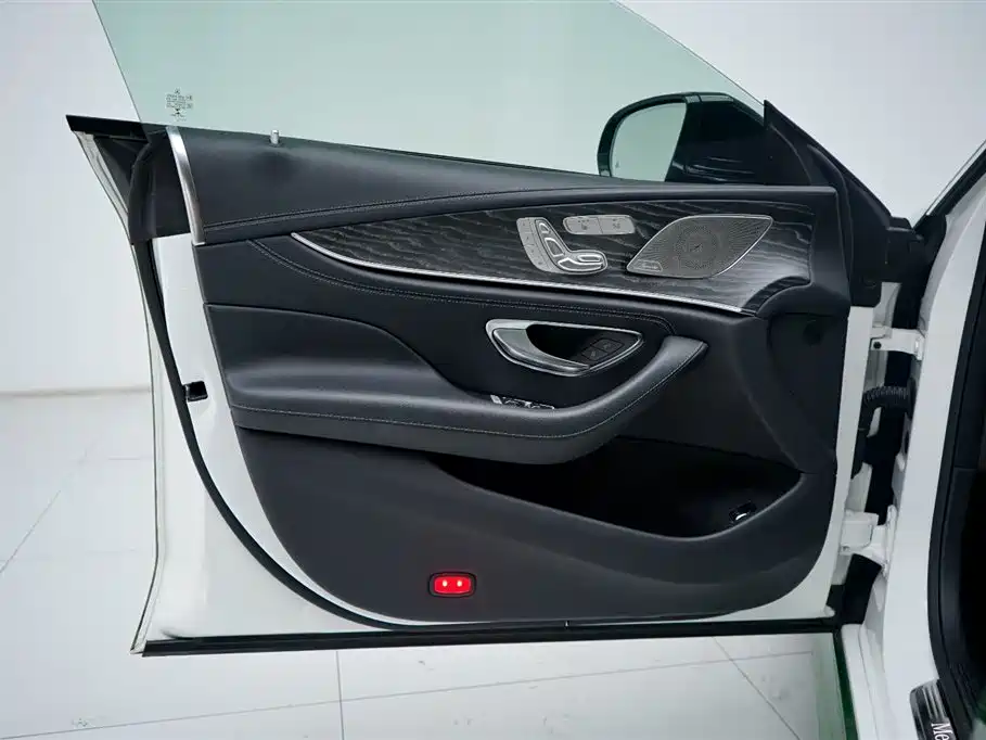 Mercedes-Benz CLS 2020 — фото 11