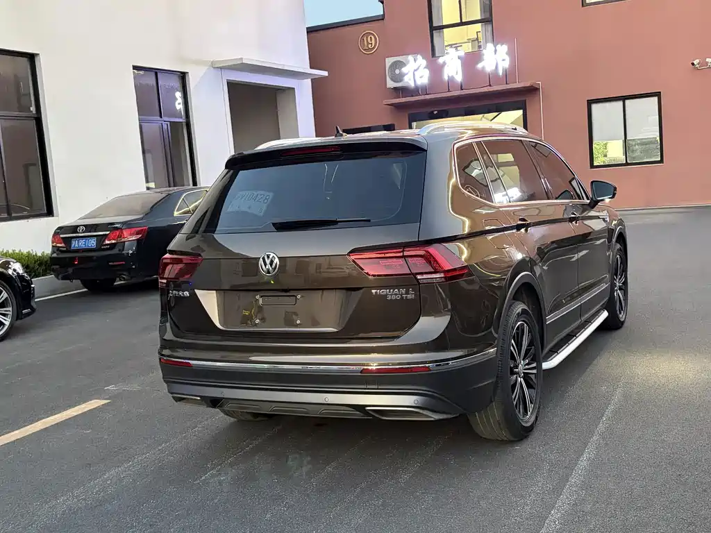 Volkswagen Tiguan L 2017 — фото 9
