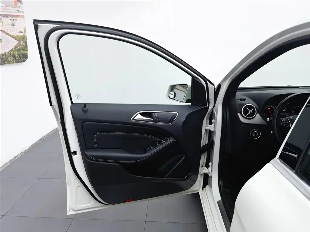 Mercedes-Benz B-Class 2015 — фото 8