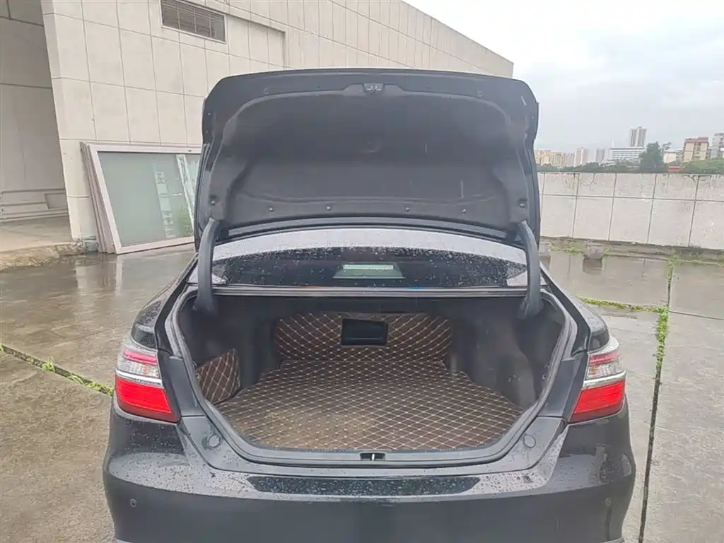 Toyota Camry 2017 — фото 19